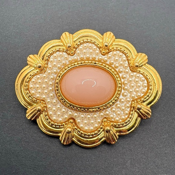 Avon Jewelry - Vintage Avon Victorian Spring Brooch Faux Pearl Pink Cabochon Gold Tone Scallop